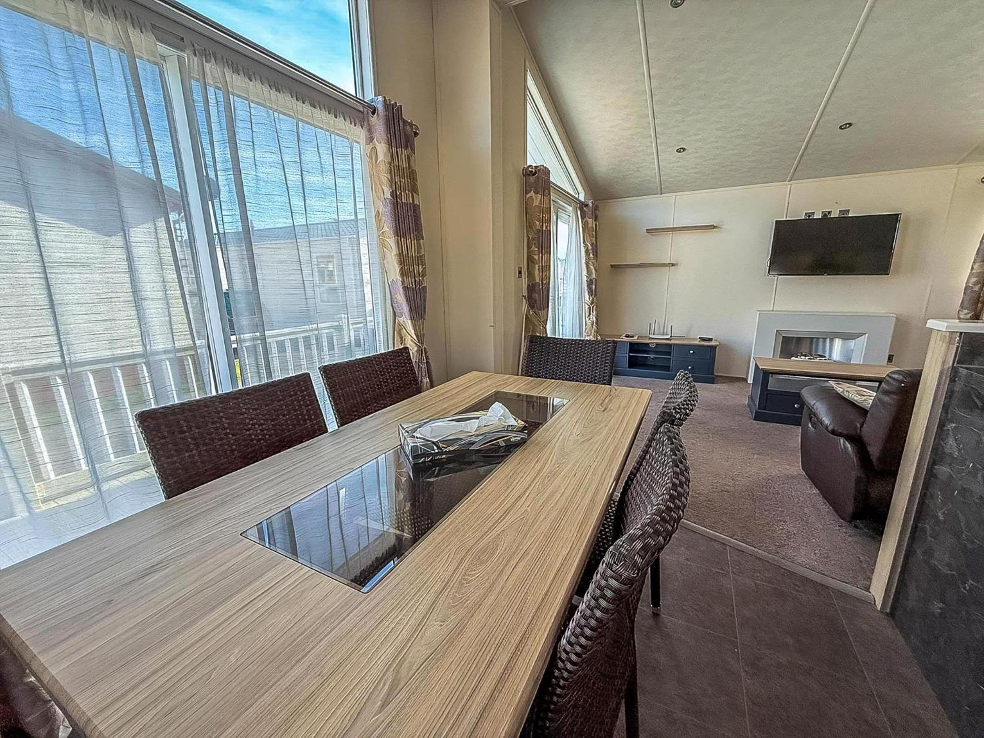 Luxury Lodge At Suffolk Sands Holiday Park Ref 45009Mv Felixstowe Exterior foto